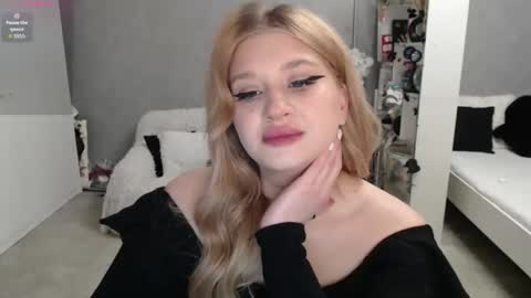 Snapshot of sweet_nicole_333 chatting on March 28, 2026, 9:20 am sweet_nicole_333 online show from March 28, 2026, 9:20 am
