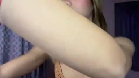 sweet_nikki03 online show from July 9, 2026, 9:57 am