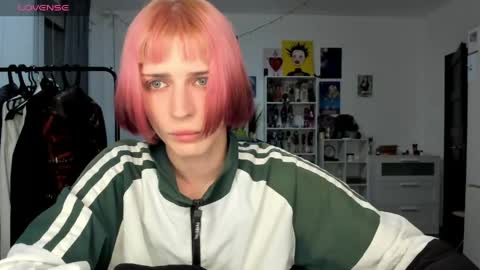 kira online show from April 15, 2026, 5:53 pm