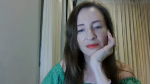 sweet_poeme online show from June 14, 2026, 12:40 pm