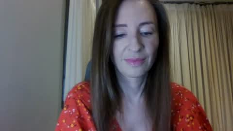 sweet_poeme online show from June 16, 2026, 12:19 pm