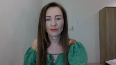sweet_poeme online show from July 8, 2026, 11:37 am