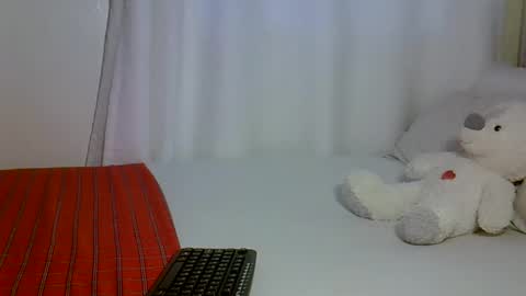 Ari online show from October 21, 2025, 8:04 am