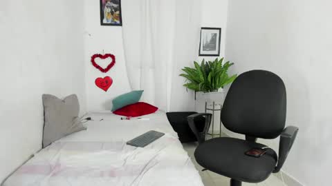 Snapshot of sweet_rose72 chatting on May 16, 2026, 12:40 am sweet_rose72 online show from May 16, 2026, 12:40 am