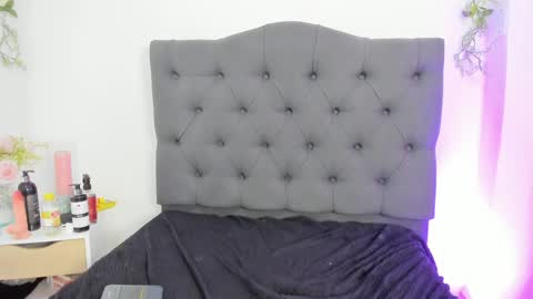 Sammy Lauren online show from December 31, 2024, 4:35 pm