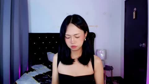 lovesavii online show from May 17, 2026, 11:17 am