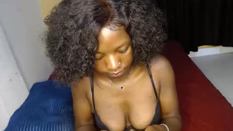 ellanah Tracie online show from December 5, 2025, 12:41 am