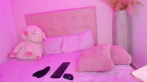 sweet_shirley_ online show from March 12, 2025, 5:17 pm