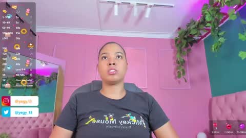 Snapshot of sweet_starxx chatting on April 25, 2026, 8:17 pm Yeileen online show from April 25, 2026, 8:17 pm