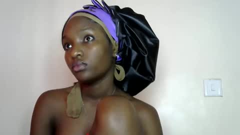 Snapshot of sweet_strawberina chatting on May 19, 2026, 6:20 am sweet_strawberina online show from May 19, 2026, 6:20 am