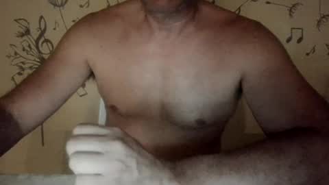 Snapshot of sweet_travelbook chatting on August 5, 2026, 9:28 pm sweet_travelbook online show from August 5, 2026, 9:28 pm
