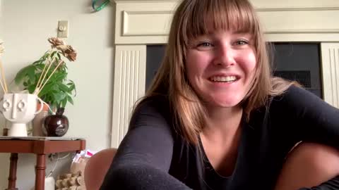 Snapshot of sweet_truffle chatting on December 21, 2024, 8:43 pm Heidi Brenner - Please check bio for schedule FAQ online show from December 21, 2024, 8:43 pm