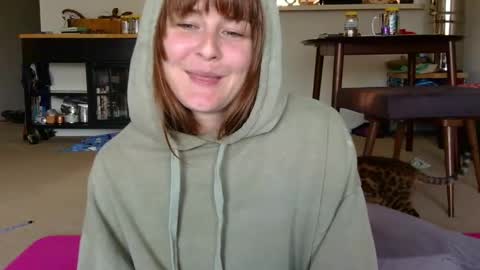 Snapshot of sweet_truffle chatting on September 17, 2025, 10:11 pm Heidi Brenner - Please check bio for schedule FAQ online show from September 17, 2025, 10:11 pm