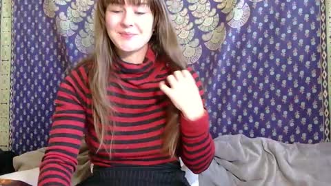 Snapshot of sweet_truffle chatting on November 5, 2025, 5:24 pm Heidi Brenner - Please check bio for schedule FAQ online show from November 5, 2025, 5:24 pm