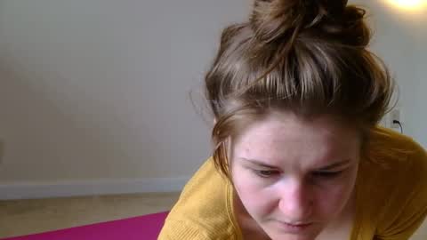 Snapshot of sweet_truffle chatting on November 30, 2025, 2:43 pm Heidi Brenner - Please check bio for schedule FAQ online show from November 30, 2025, 2:43 pm