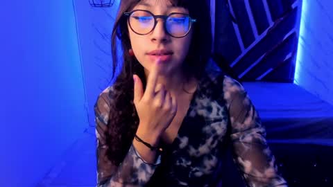 sweet_venus4 online show from January 3, 2025, 7:29 pm
