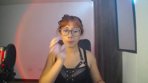 sweet_venus4 online show from February 26, 2026, 6:29 pm