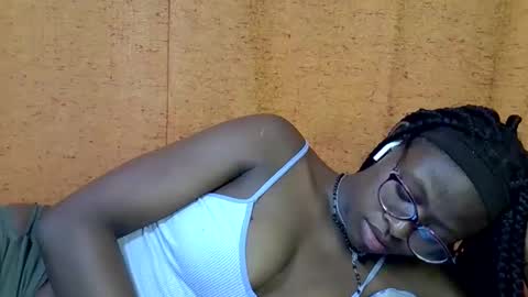 sweet_zarah online show from April 11, 2026, 8:24 pm