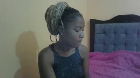 Snapshot of sweet_zella chatting on November 25, 2025, 6:35 am zellate online show from November 25, 2025, 6:35 am