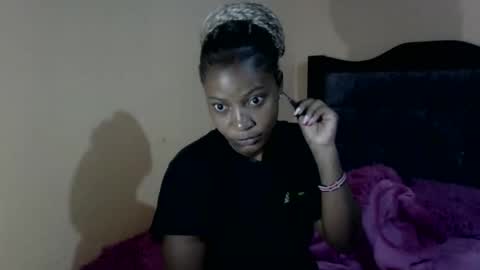 Snapshot of sweet_zella chatting on November 25, 2025, 9:26 pm zellate online show from November 25, 2025, 9:26 pm