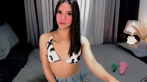 Snapshot of sweet_zoey12 chatting on October 16, 2025, 9:43 am bea takashi online show from October 16, 2025, 9:43 am