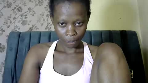 LIANAH online show from November 4, 2025, 7:02 pm