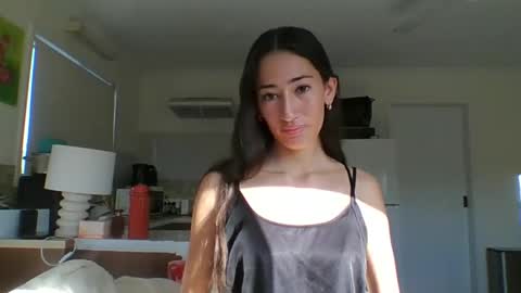 Amelia online show from May 10, 2026, 10:15 pm