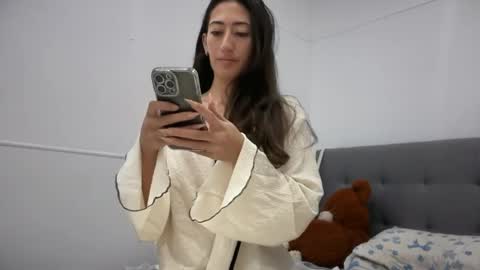 Amelia online show from July 7, 2026, 11:20 pm