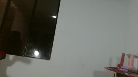 valentina online show from February 6, 2025, 1:43 pm