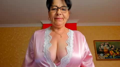 Snapshot of sweetangell69_ chatting on June 15, 2026, 4:04 am Viorica online show from June 15, 2026, 4:04 am
