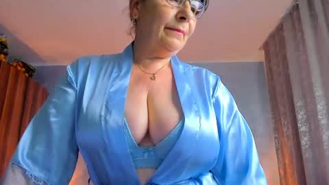 Snapshot of sweetangell69_ chatting on June 24, 2026, 3:05 am Viorica online show from June 24, 2026, 3:05 am