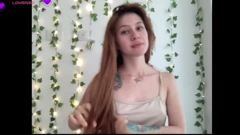 SweetAura0 0  online show from May 14, 2026, 11:17 am