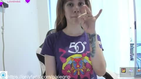 SweetAura0 0  online show from June 12, 2026, 10:58 am