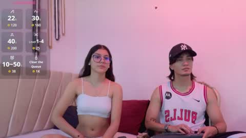 sweetauracouple online show from June 17, 2026, 12:18 pm