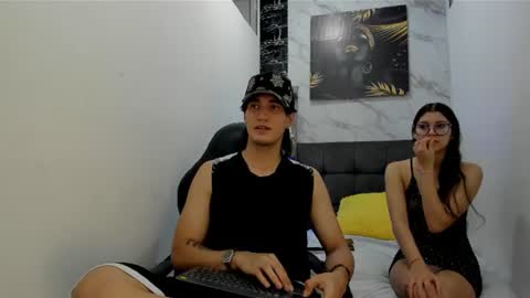 sweetauracouple online show from July 6, 2026, 3:25 am