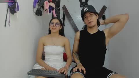 sweetauracouple online show from July 19, 2026, 3:21 am