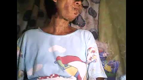 Snapshot of sweetbella24 chatting on September 18, 2025, 11:01 am im anne online show from September 18, 2025, 11:01 am