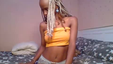 sweetberry30 online show from October 25, 2025, 2:13 pm