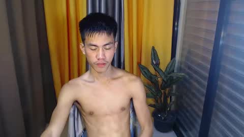 Snapshot of sweetbigcockz chatting on February 13, 2025, 5:22 pm sweetbigcockz online show from February 13, 2025, 5:22 pm