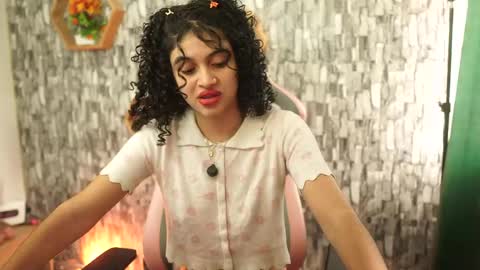 Salom independent model online show from May 11, 2026, 7:11 pm