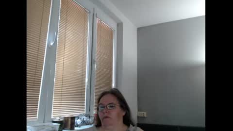 Sweetboobs85h online show from June 12, 2026, 6:01 am