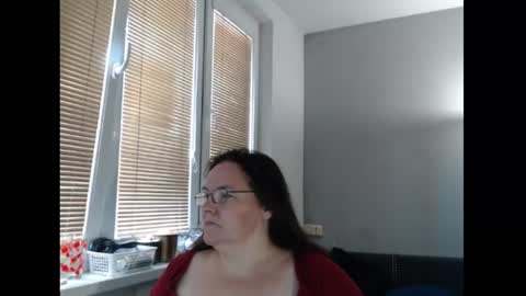 Sweetboobs85h online show from June 18, 2026, 7:41 am