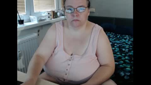Sweetboobs85h online show from July 15, 2026, 11:15 am