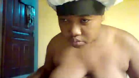 Snapshot of sweetbunnny9 chatting on October 22, 2025, 12:55 am Sweetbunny9 online show from October 22, 2025, 12:55 am