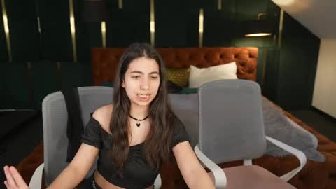 Amelia online show from April 18, 2026, 10:19 am