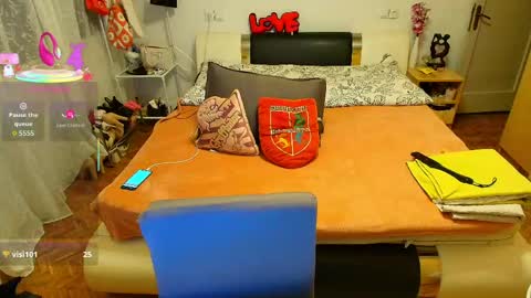 Sweetdevil0810 online show from May 24, 2026, 7:52 pm