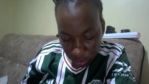 sweetdiva2012 online show from April 26, 2026, 6:05 pm