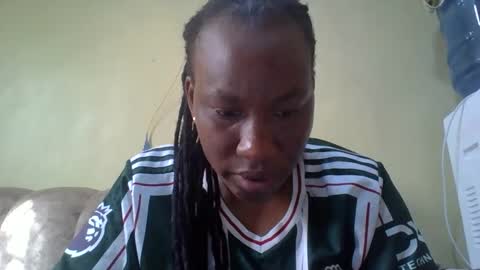 sweetdiva2012 online show from April 27, 2026, 6:22 am