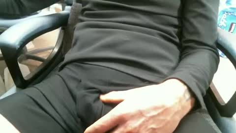 Snapshot of sweetdong chatting on January 24, 2025, 2:08 pm Stick around its a grower online show from January 24, 2025, 2:08 pm