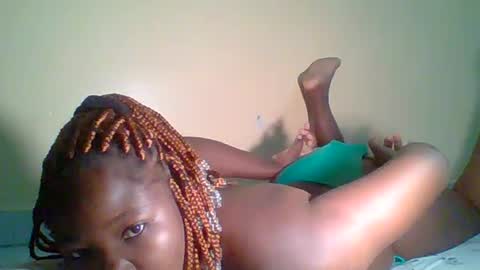 Snapshot of sweetebonygal chatting on July 16, 2026, 1:33 am Grace online show from July 16, 2026, 1:33 am